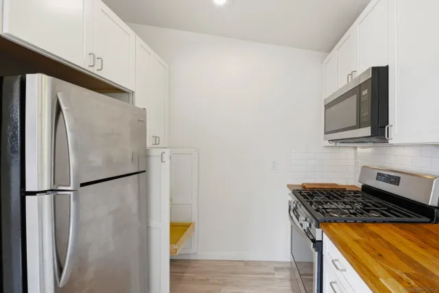 $1,590,000 | 2726 Naples Court, Carlsbad, CA 92010