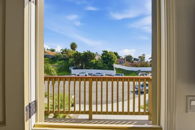 $1,590,000 | 2726 Naples Court, Carlsbad, CA 92010
