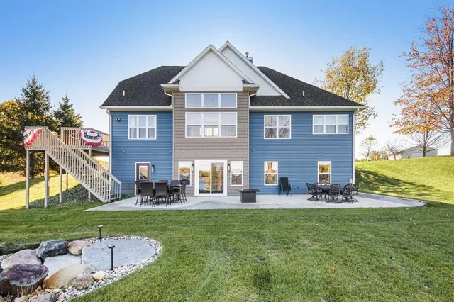$1,064,000 | 5909 East 92nd Street, Newaygo, MI 49337