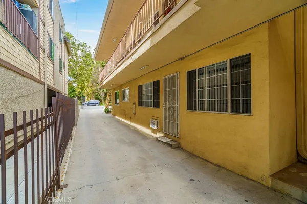 $2,395,000 | 300 East Garfield Avenue, Glendale, CA 91205