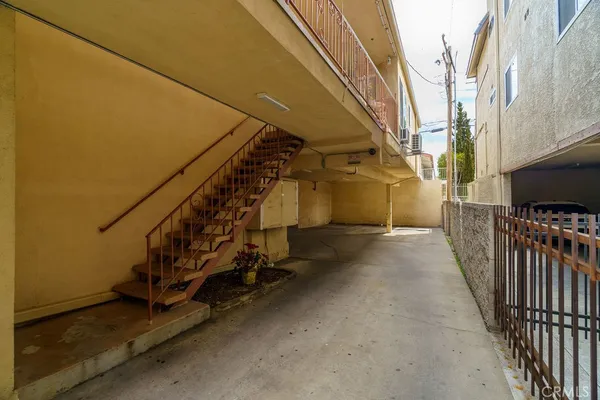 $2,395,000 | 300 East Garfield Avenue, Glendale, CA 91205