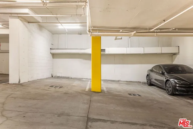 $1,999,999 | 8788 Shoreham Drive, Unit 43, West Hollywood, CA 90069