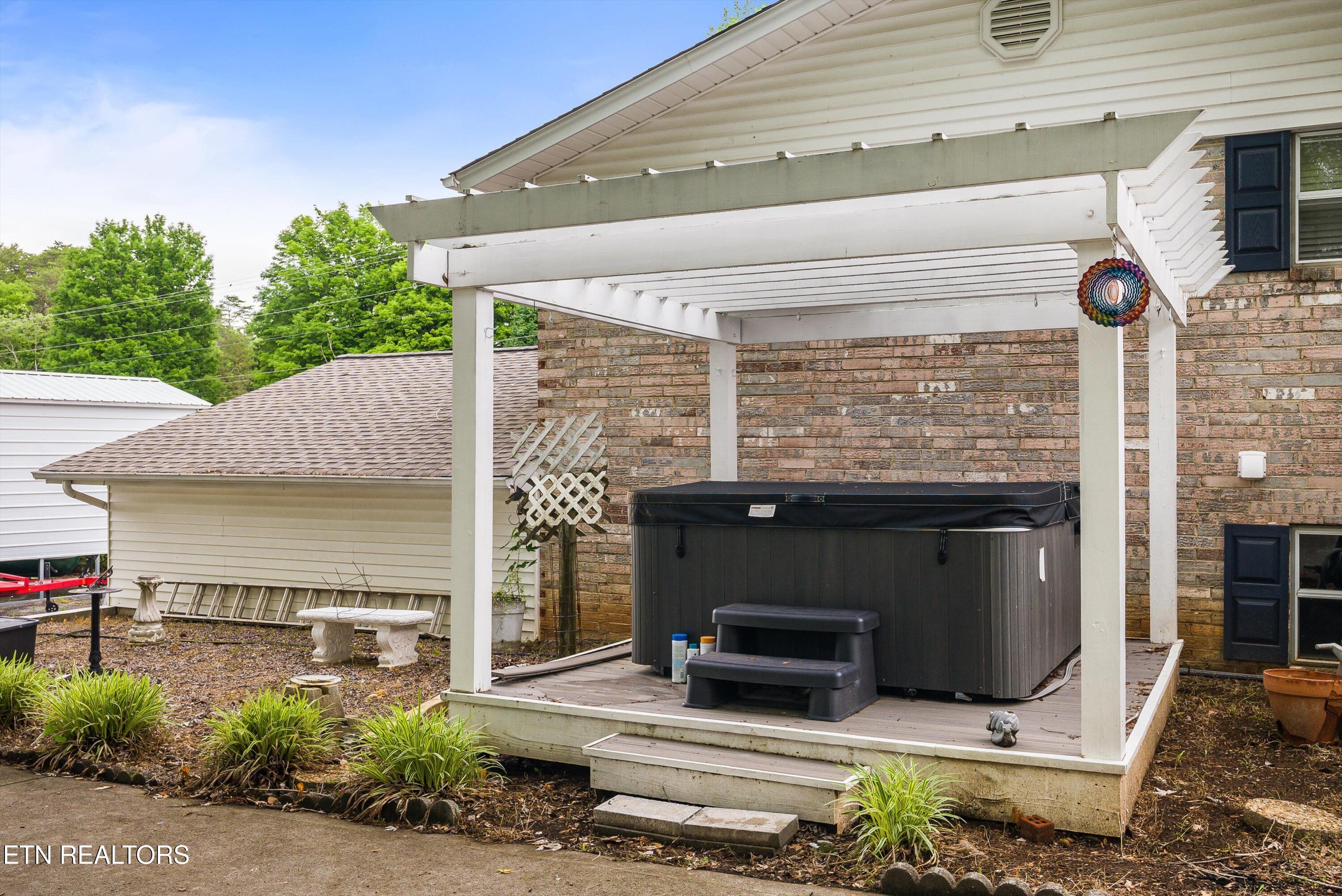 905 North E End Road Strawberry Plains, TN 37871 - Photo 4 of 57 51-905NE_EndRd-51