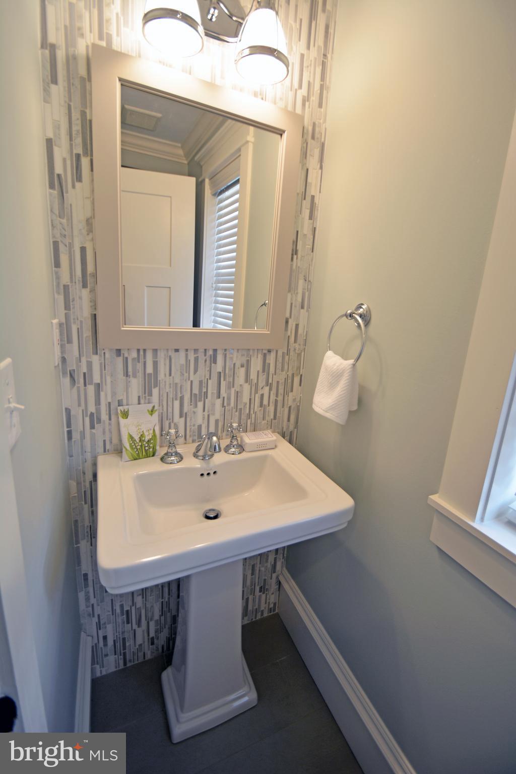 690 Glenmary Road Wayne, PA 19087 - Photo 8 of 22
