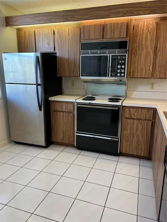 $2,350 | 1526 Whitehall Drive, Unit 402, Davie, FL 33324