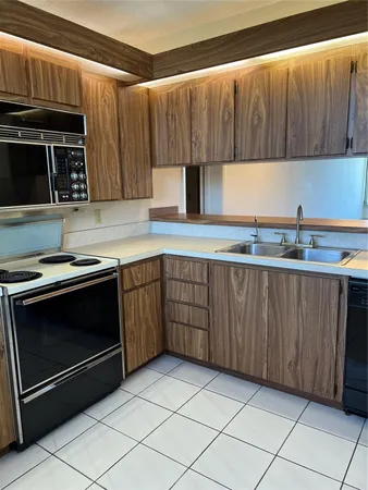 $2,350 | 1526 Whitehall Drive, Unit 402, Davie, FL 33324