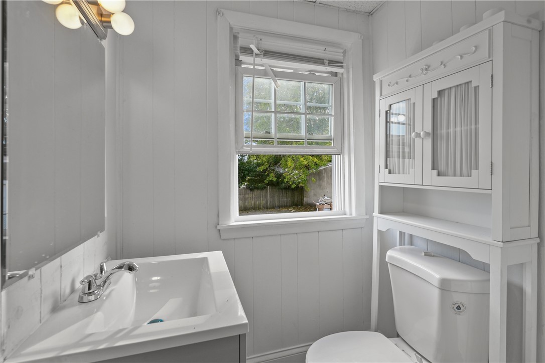 191 Webster Street Pawtucket, RI 02861 - Photo 22 of 48