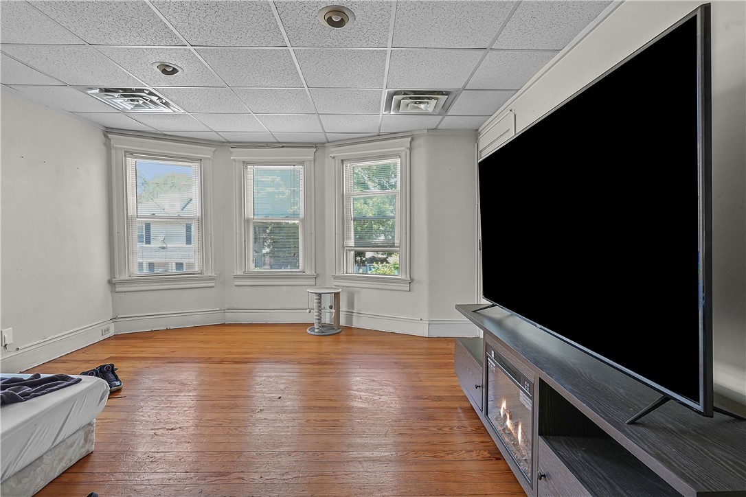 191 Webster Street Pawtucket, RI 02861 - Photo 27 of 48