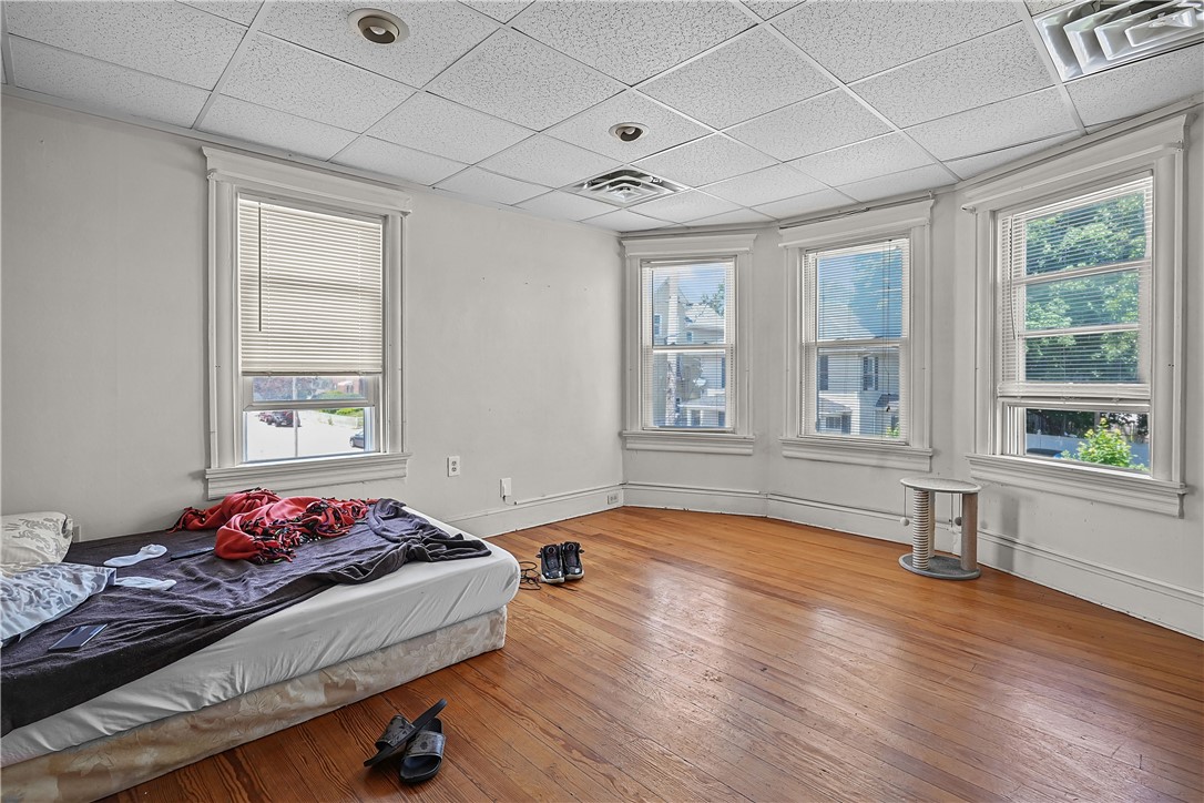 191 Webster Street Pawtucket, RI 02861 - Photo 28 of 48