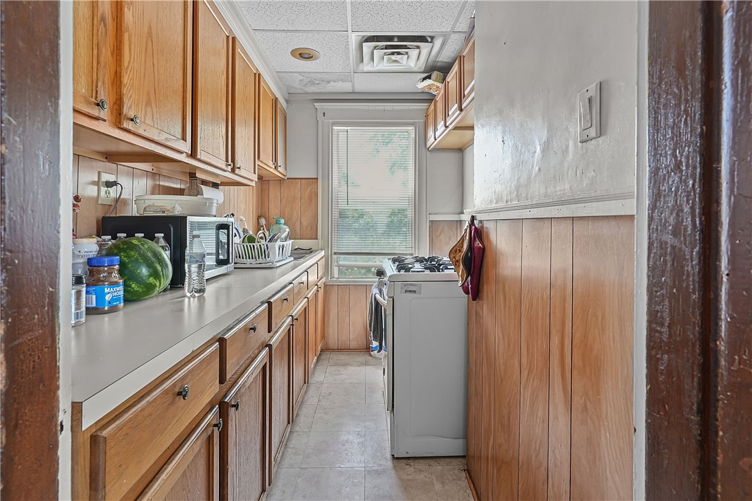 191 Webster Street Pawtucket, RI 02861 - Photo 32 of 48