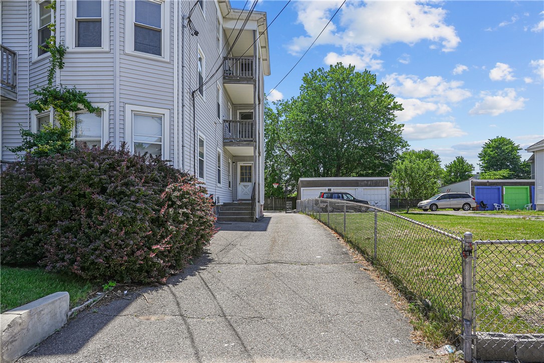 191 Webster Street Pawtucket, RI 02861 - Photo 45 of 48