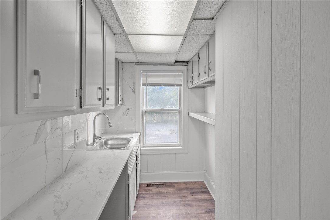 191 Webster Street Pawtucket, RI 02861 - Photo 5 of 48