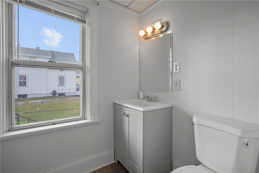 191 Webster Street Pawtucket, RI 02861 - Photo 9 of 48