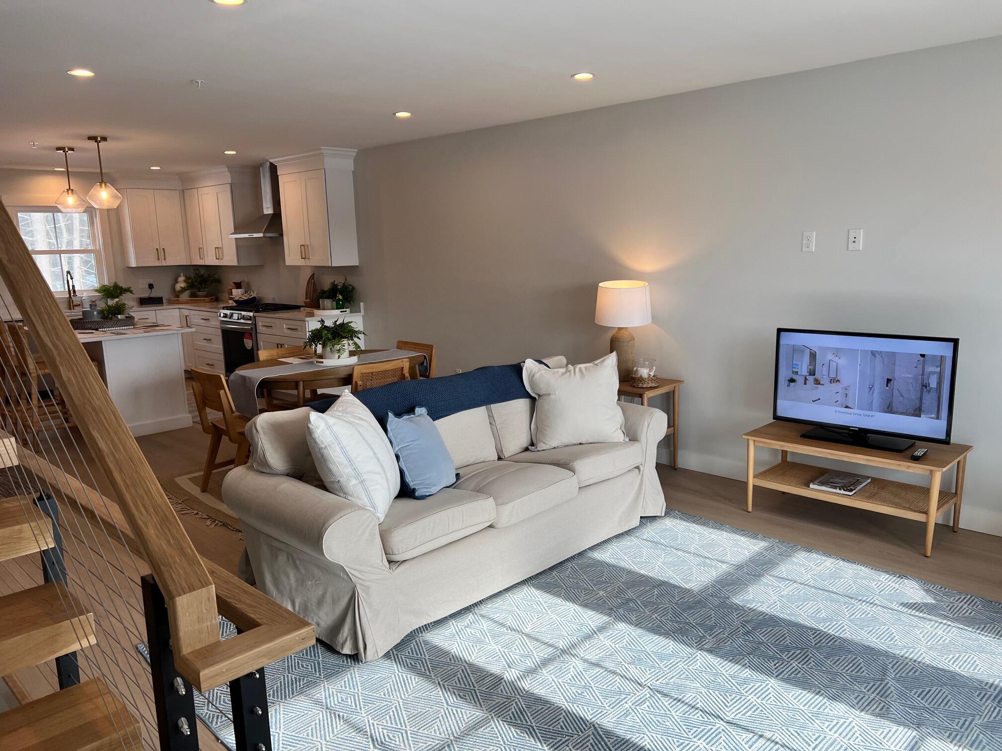 20 Salt Point Drive, Unit 22 Old Orchard Beach, ME 04064 - Photo 13 of 40 Lvgroom