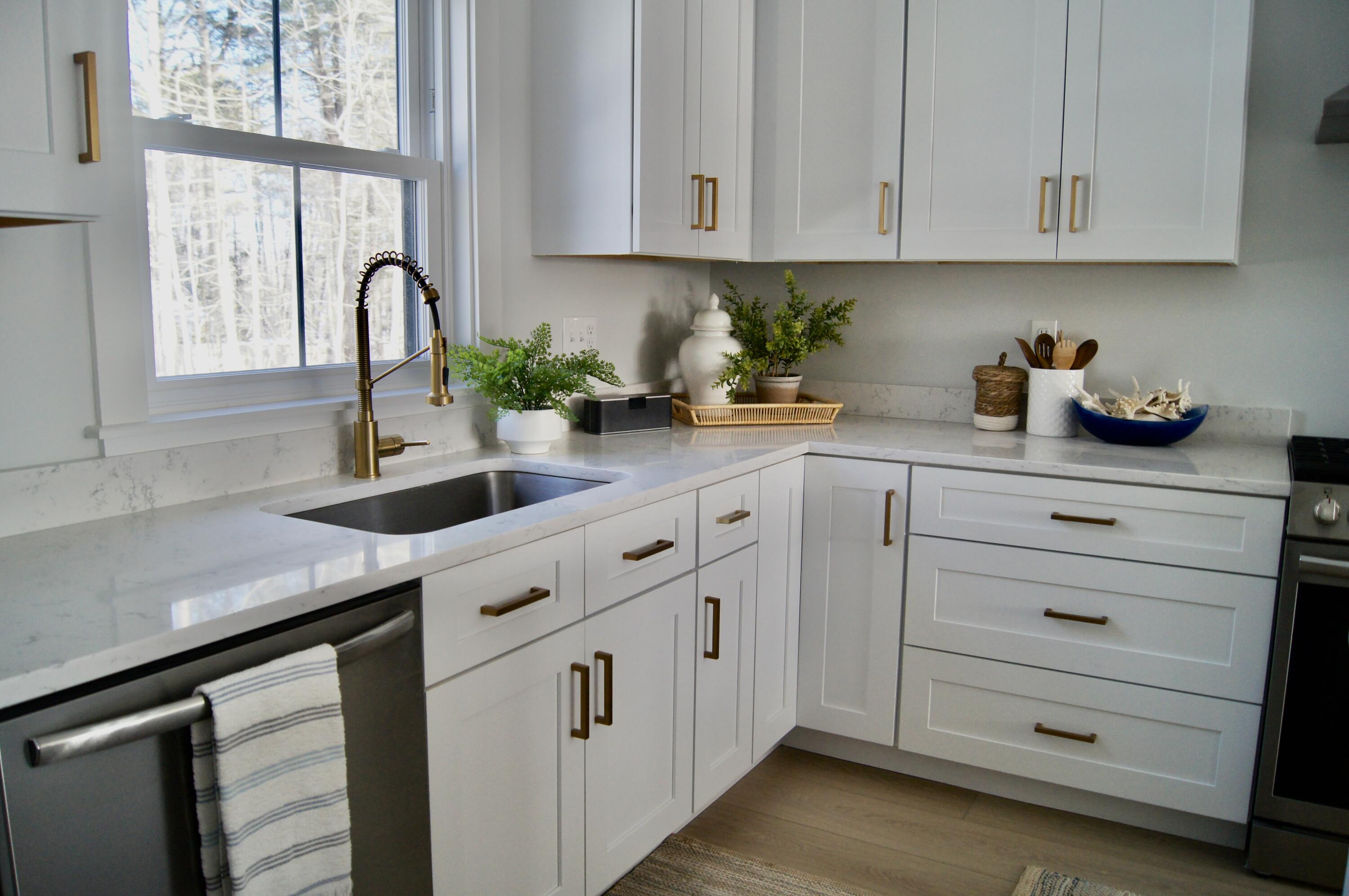 20 Salt Point Drive, Unit 22 Old Orchard Beach, ME 04064 - Photo 9 of 40 kitchen sink
