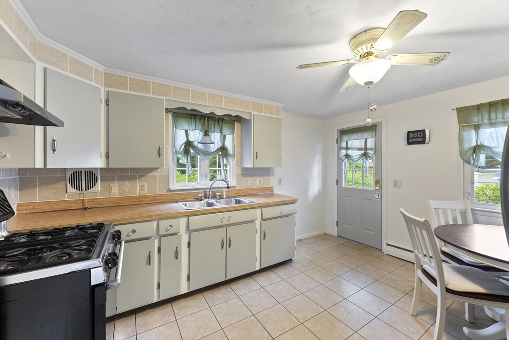 101 River Road Agawam, MA 01001 - Photo 5 of 41 Gallery Image 5