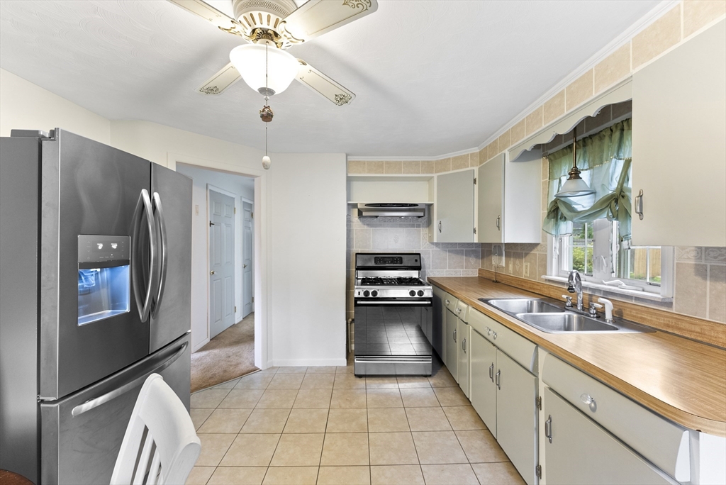 101 River Road Agawam, MA 01001 - Photo 8 of 41 Gallery Image 8