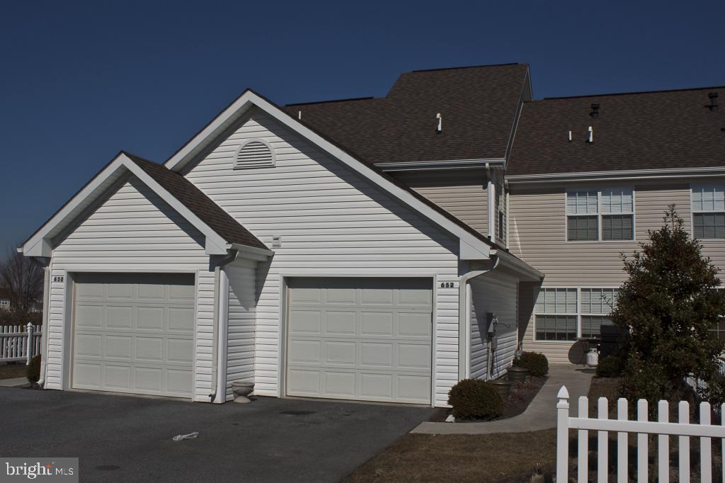 652 Farnum Road Lititz, PA 17543 - Photo 2 of 6
