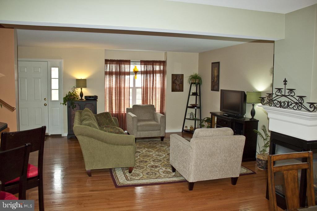 652 Farnum Road Lititz, PA 17543 - Photo 3 of 6