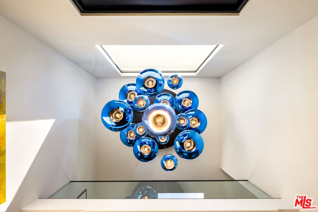 1516 North Kings Road Los Angeles, CA 90069 - Photo 12 of 45