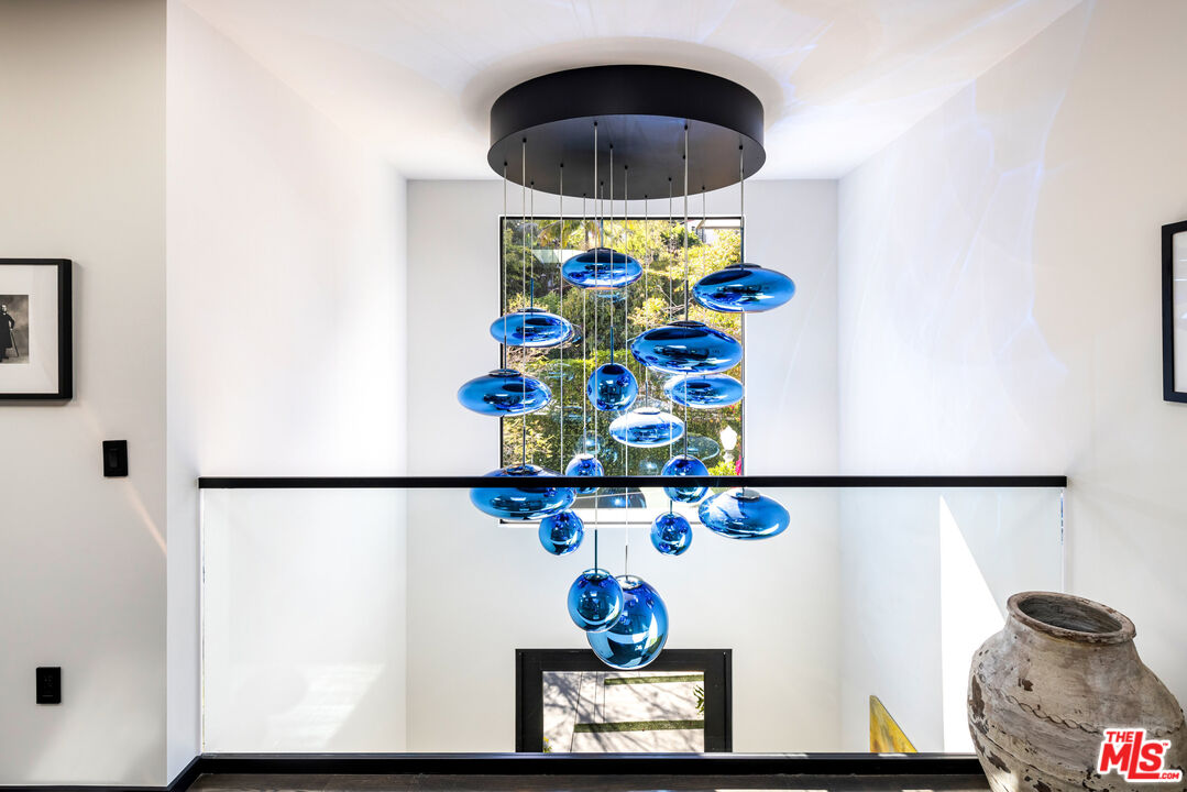 1516 North Kings Road Los Angeles, CA 90069 - Photo 13 of 45