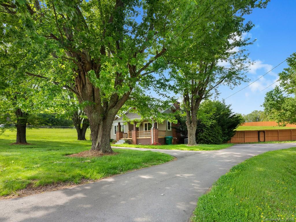780 Jupiter Road Weaverville, NC 28787 - Photo 3 of 21 Gallery Image 3