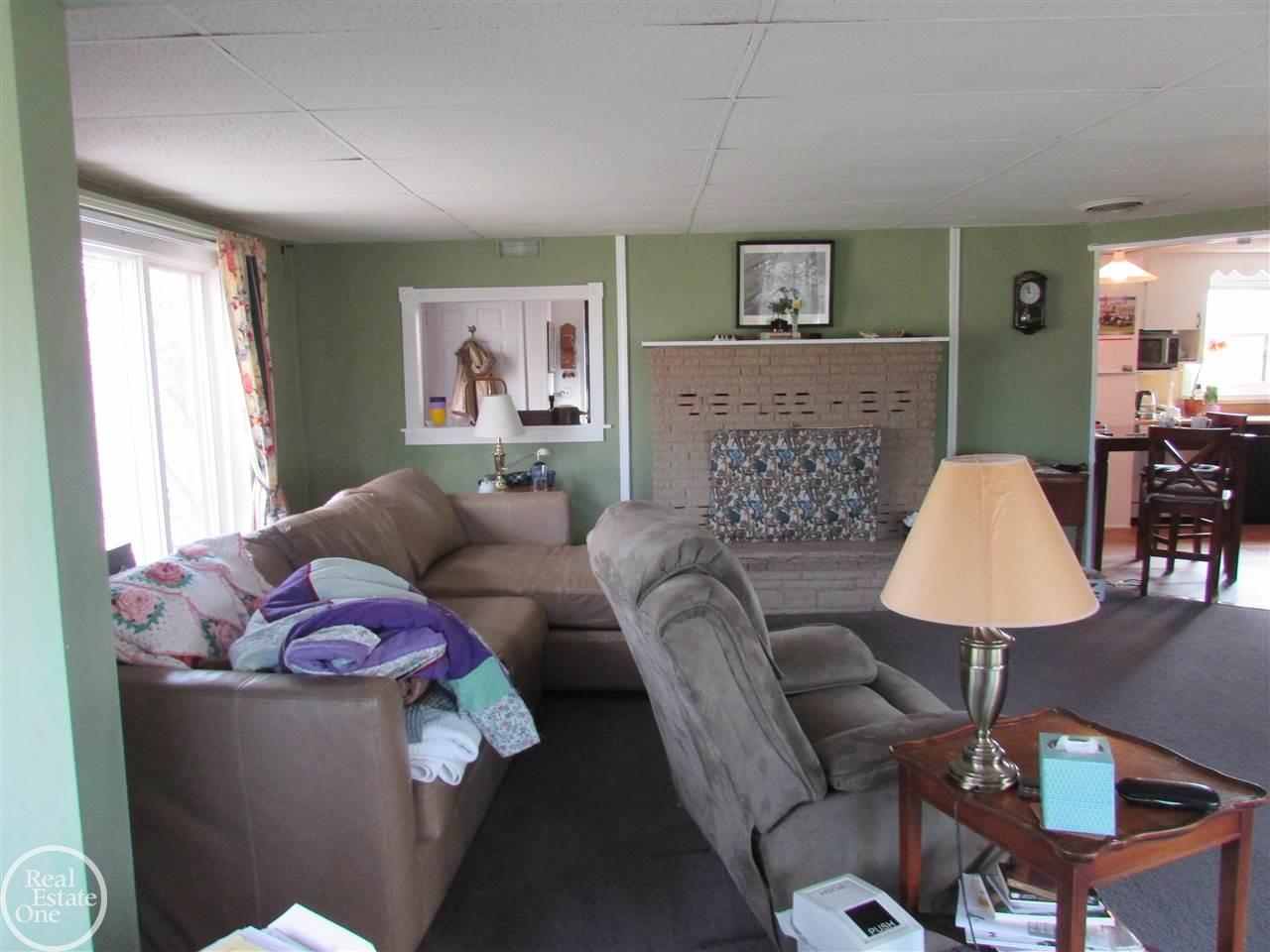 7472 North Road Fort Gratiot, MI 48059 - Photo 19 of 32