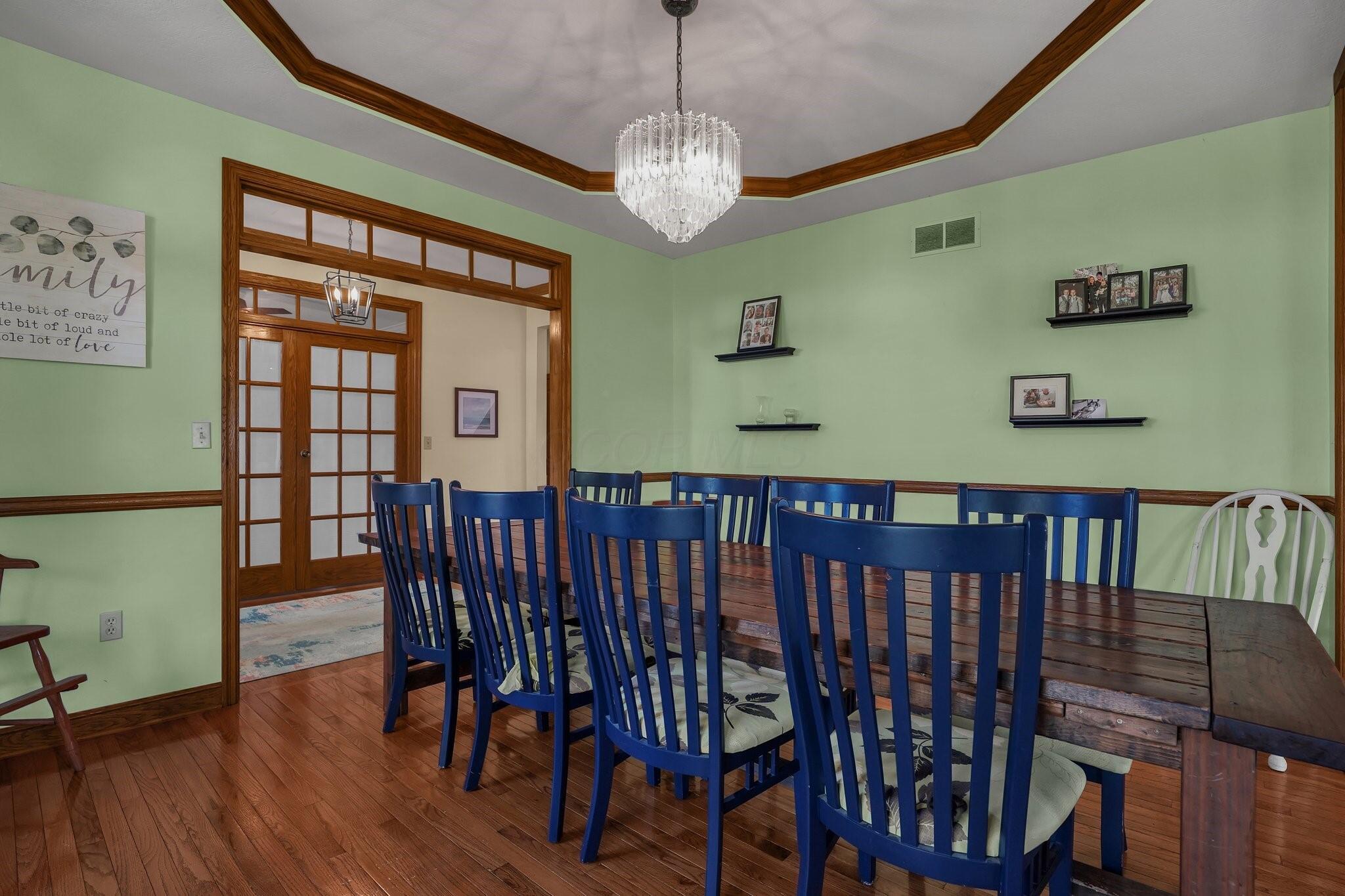 2025 Grewell Road London, OH 43140 - Photo 8 of 35 Tray ceiling, plenty of eating space.