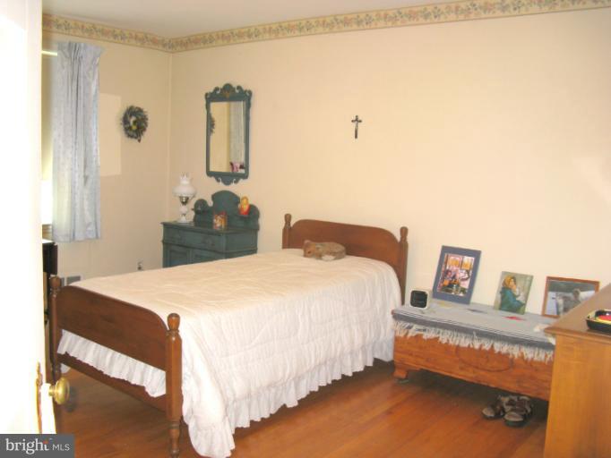 313 Lambeth Road Baltimore, MD 21228 - Photo 9 of 16 Bedroom
