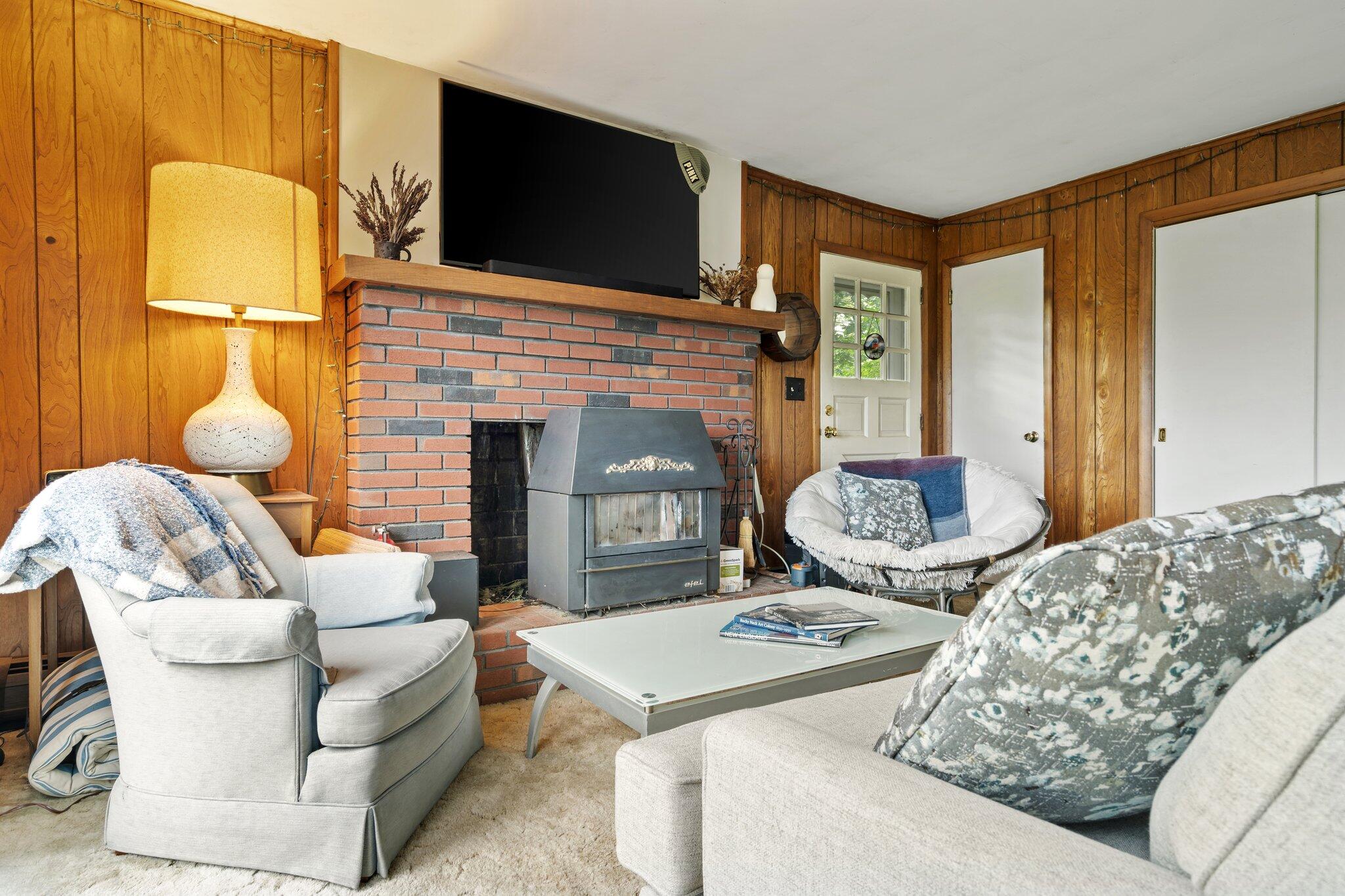 16 Scotland Bridge Road York, ME 03909 - Photo 21 of 43 16 sb living room 2