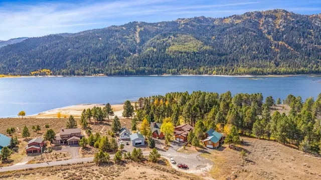 $750,000 | 185 Margot Drive, Donnelly, ID 83615