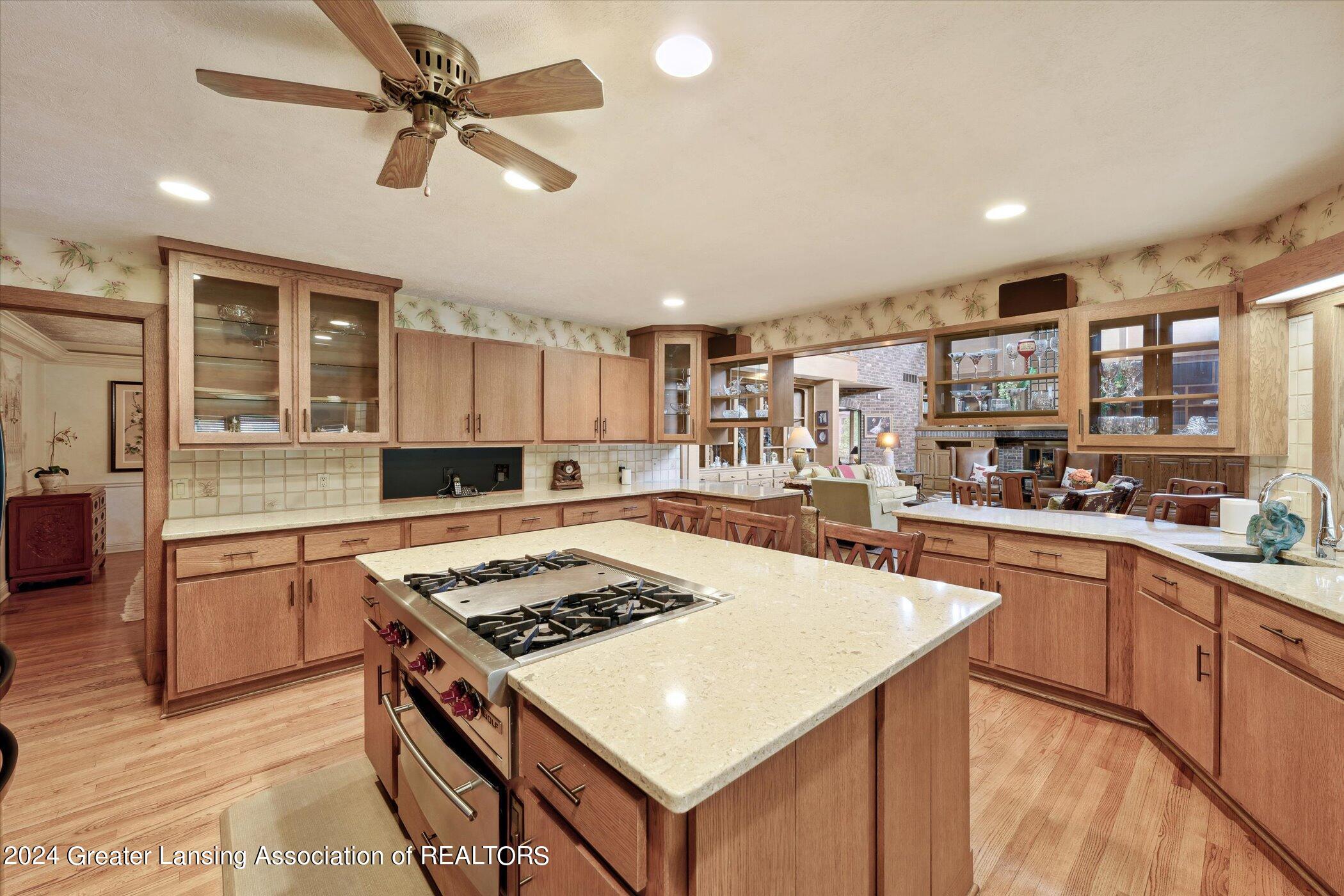 1445 Cambridge Road Lansing, MI 48911 - Photo 17 of 86 17-photo-17