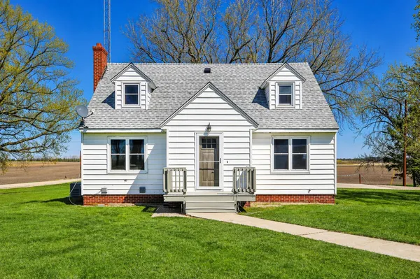 $325,000 | 14700 235th Avenue, New Richland, MN 56072