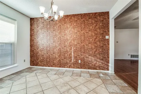 $320,000 | 317 North Beltwoods Drive, DeSoto, TX 75115