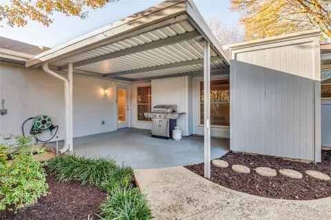 $320,000 | 317 North Beltwoods Drive, DeSoto, TX 75115