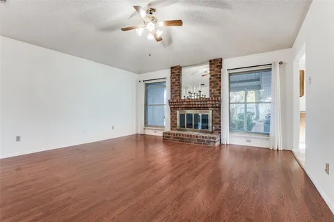 $320,000 | 317 North Beltwoods Drive, DeSoto, TX 75115