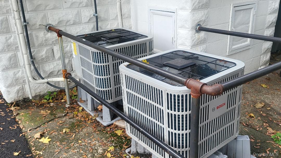 19 Hoffman Avenue, Unit 2 Poughkeepsie, NY 12603 - Photo 18 of 21 a view of entryway