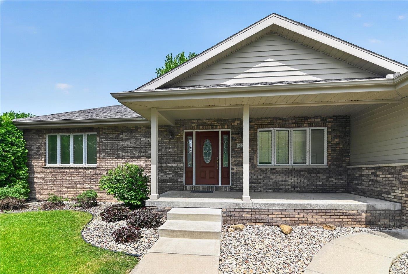 409 Badger Lane Waunakee, WI 53597 - Photo 4 of 51