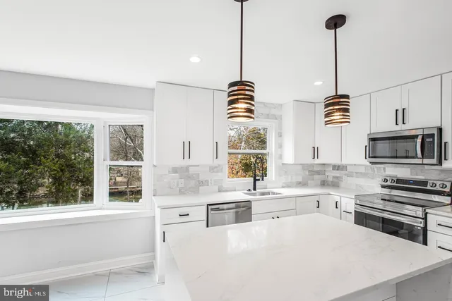 $859,000 | 1002 Potomac Drive, Stafford, VA 22554