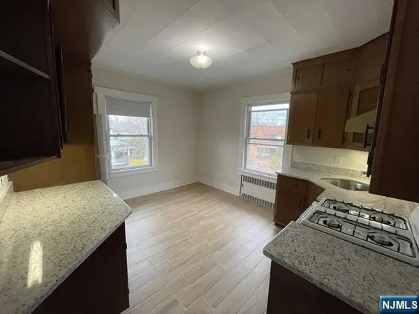 $2,900 | 102 South Maple Avenue, Unit 3, Ridgewood, NJ 07450