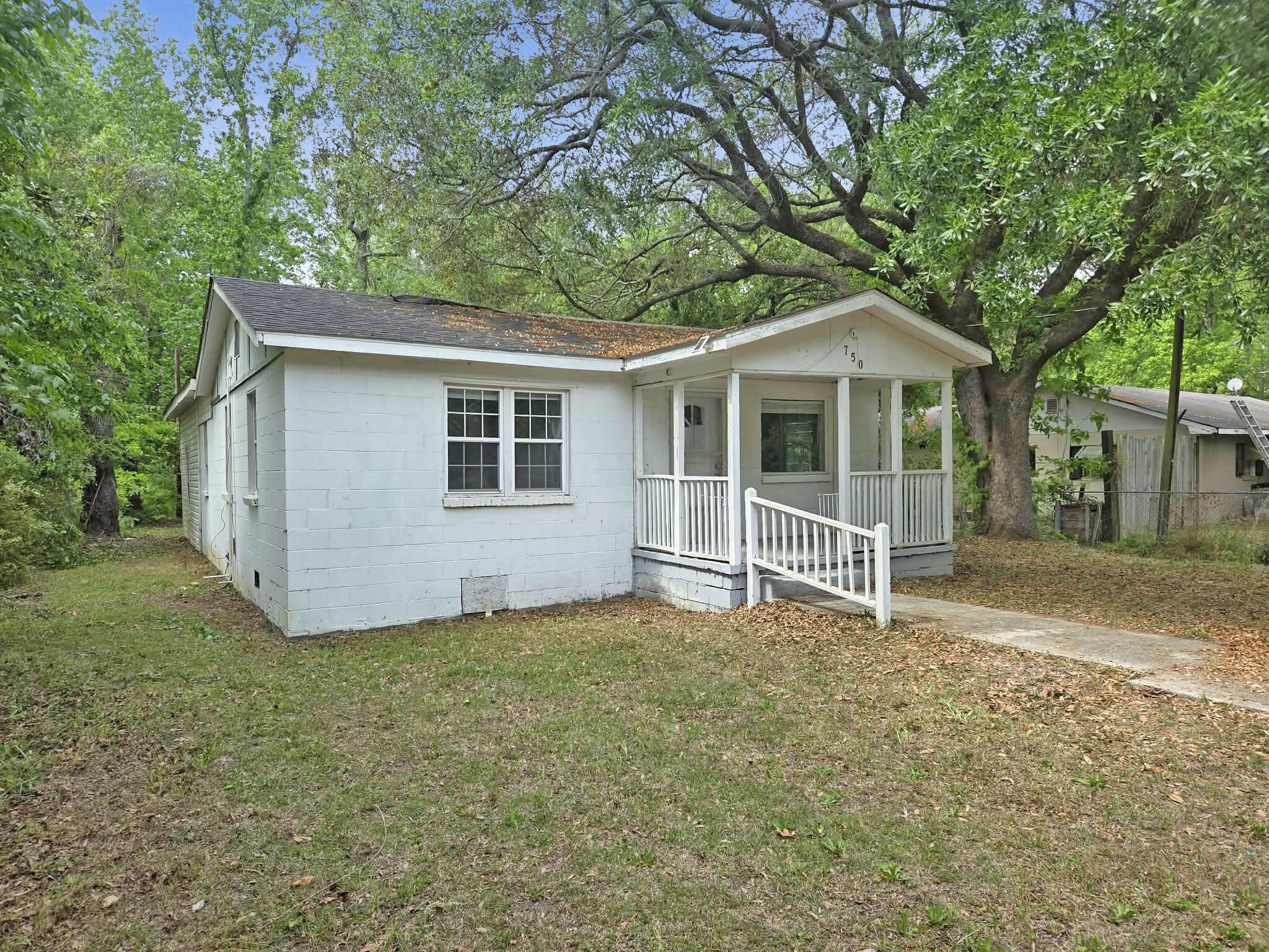 750 Wolfe Street Elloree, SC 29047 - Photo 2 of 12