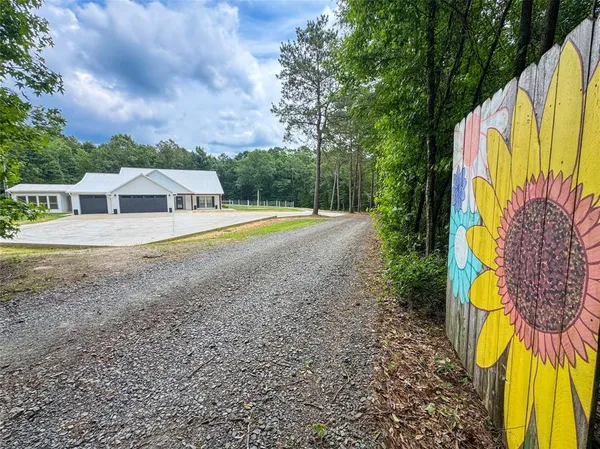 $1,500,000 | 305 County Road 1145, Atlanta, TX 75551
