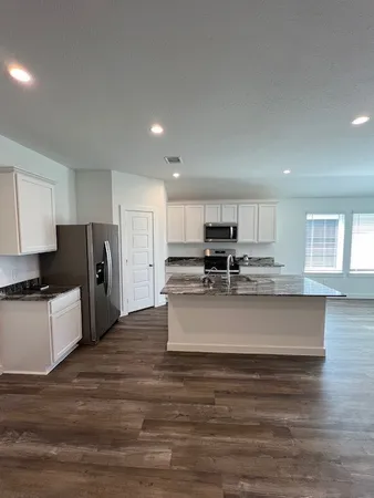 $2,150 | 1143 Sommerville Drive, Rosharon, TX 77583