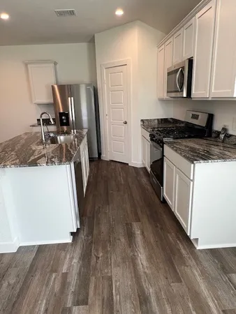 $2,150 | 1143 Sommerville Drive, Rosharon, TX 77583