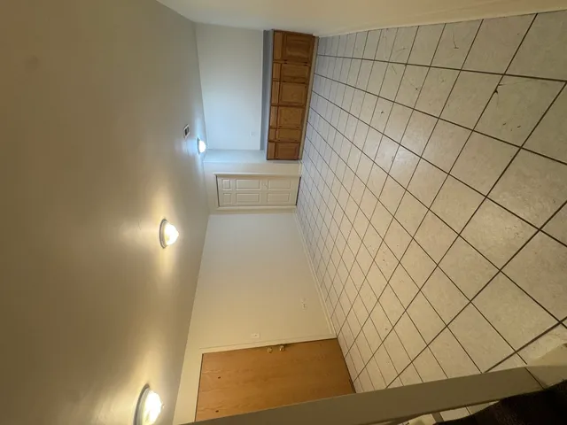 $2,500 | 509 Barnsdale Road, Unit C, La Grange Park, IL 60526