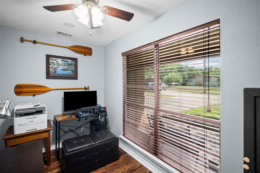 28 Coffee Tavern Road Bedford, TX 76022 - Photo 19 of 26 Flex space for whatever suits your needs best