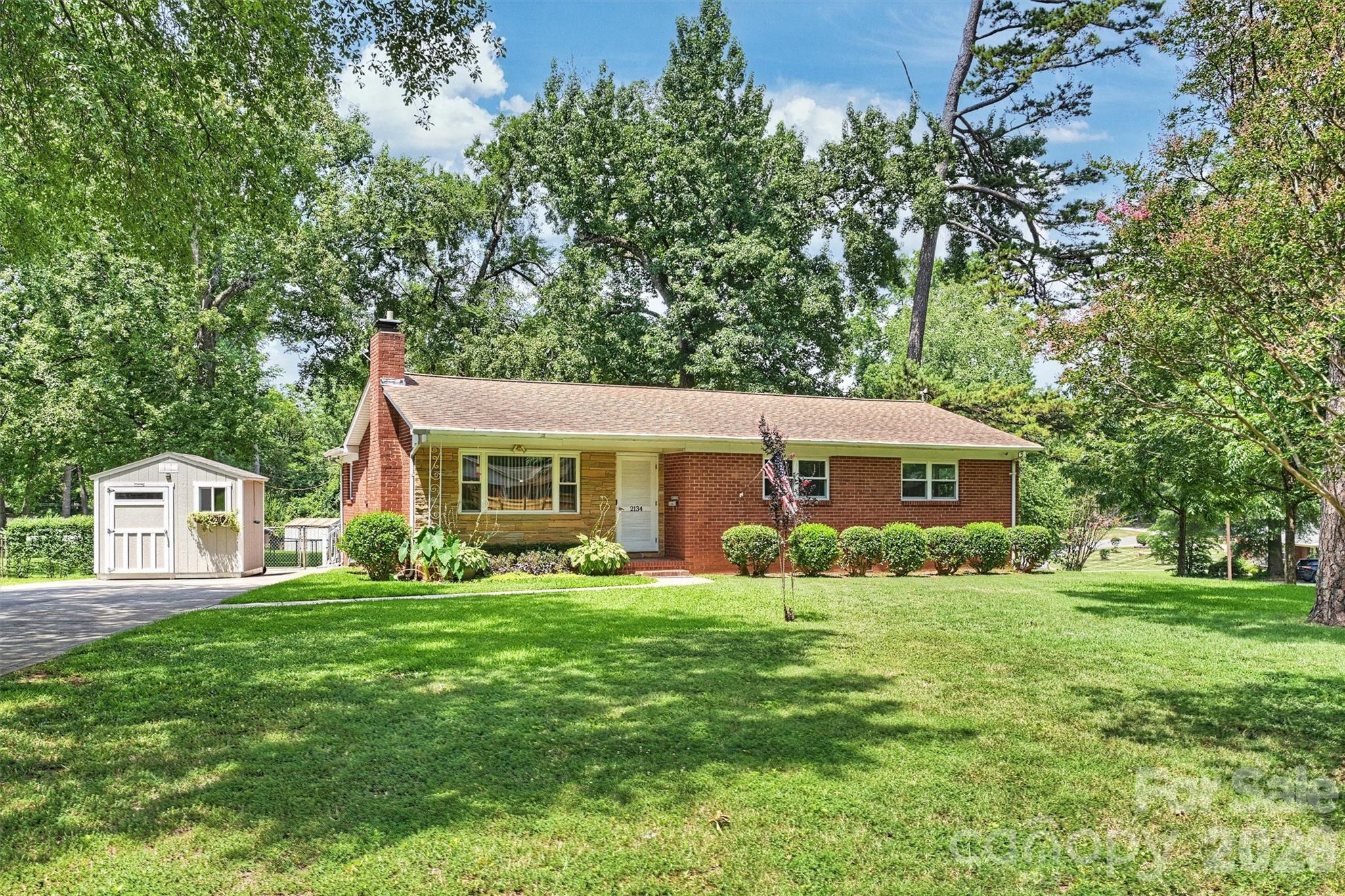 2134 Bromwich Road Charlotte, NC 28208 - Photo 3 of 45 Gallery Image 3
