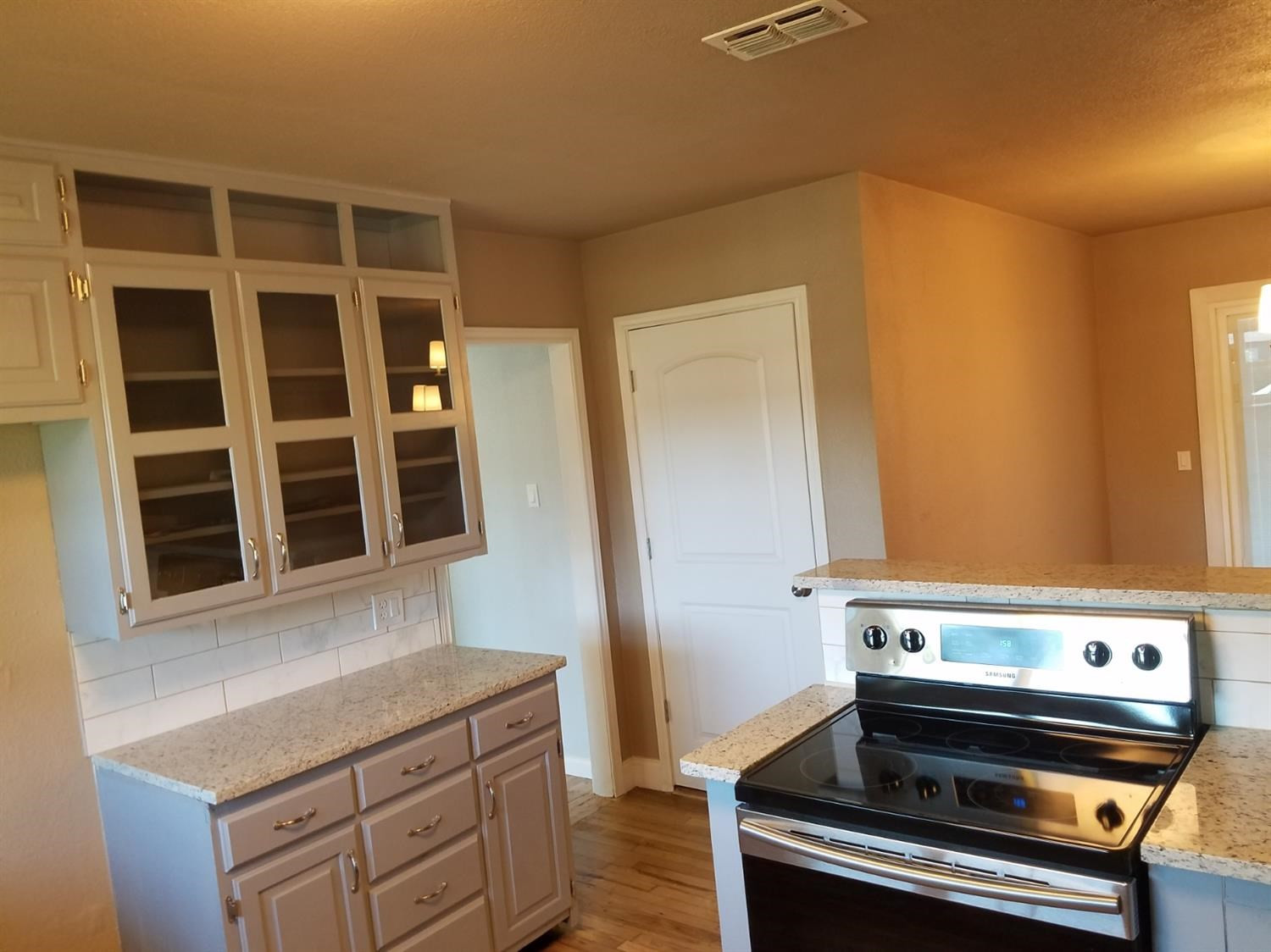 2702 30th Street Lubbock, TX 79410 - Photo 8 of 26 Photo 8