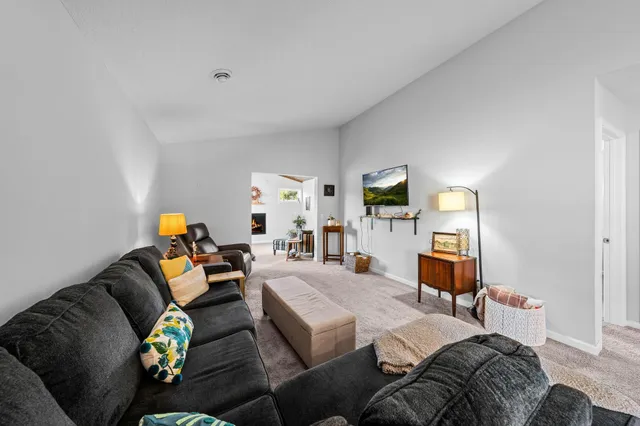 $299,900 | 39781 Fawn Avenue, North Branch, MN 55056