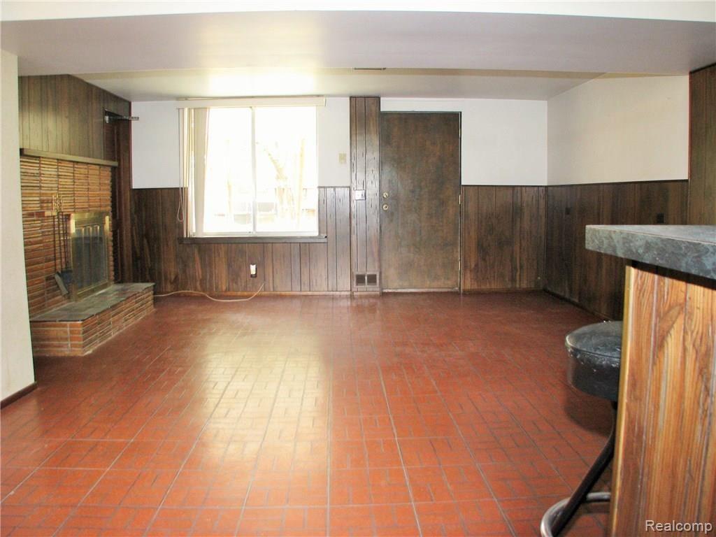 2089 Highfield Road Waterford, MI 48329 - Photo 12 of 20 IMG_9734.JPG